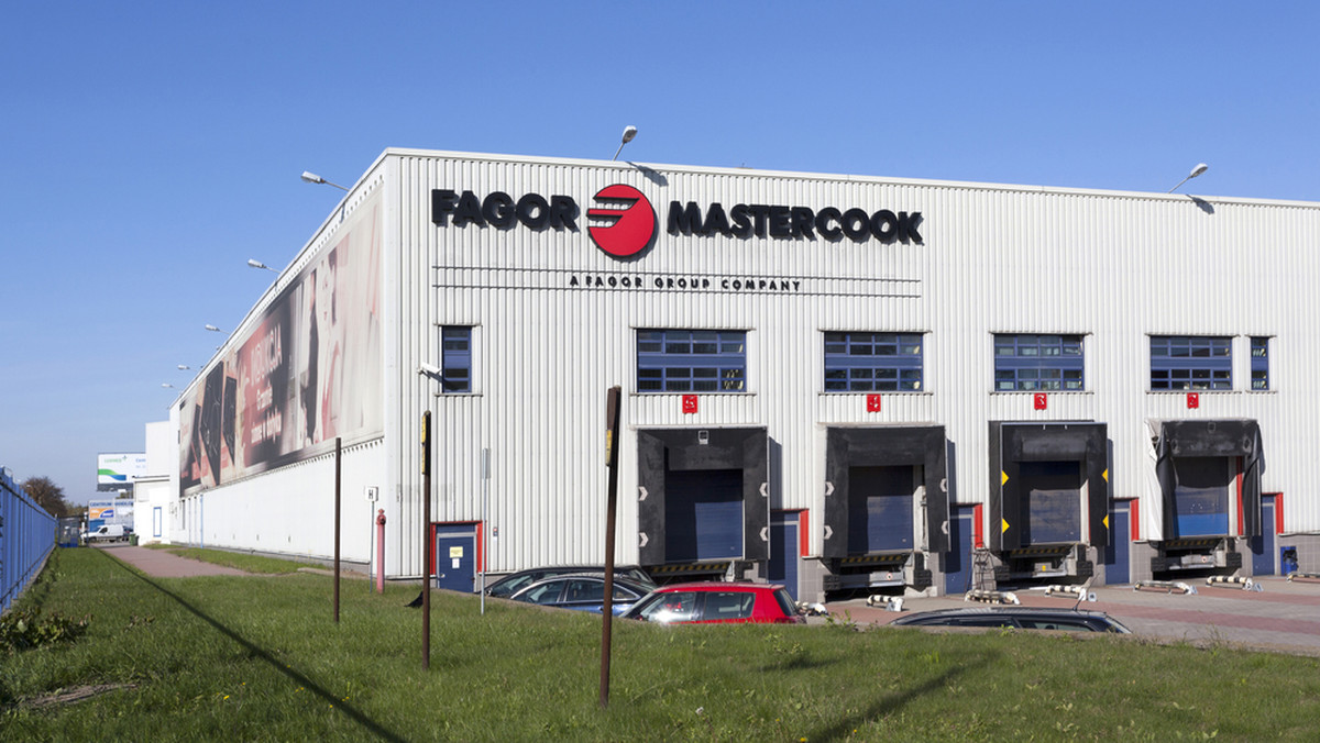 Wrocławski zakład Fagor Mastercook podpisał kontrakt na produkcję sprzętu AGD dla algierskiego Cevitala. Zamówienie warte 100 milionów złotych będzie realizowane przez 2 miesiące, ale umowa zakłada możliwość przedłużania kontraktu nawet do końca roku.