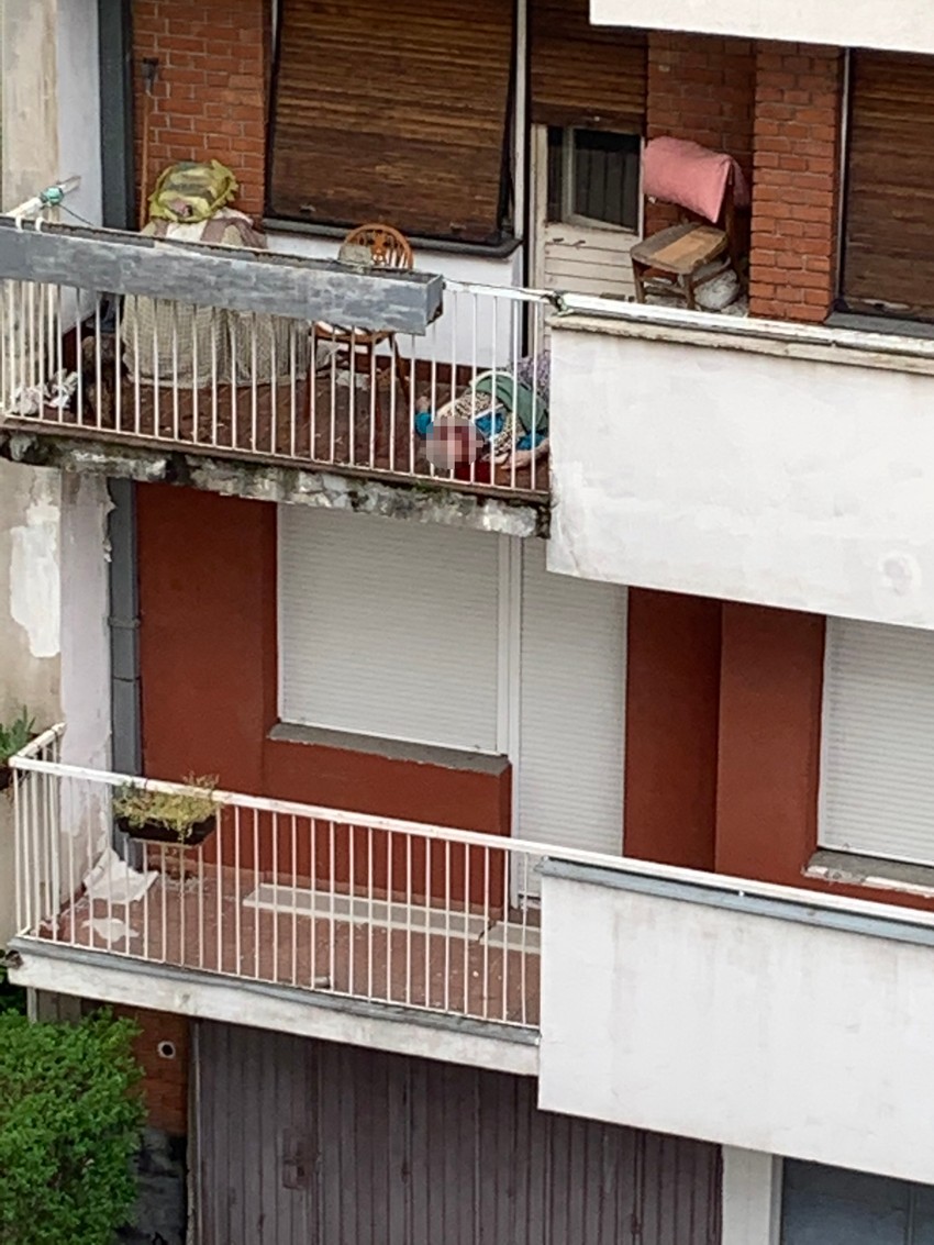 Starica je izašla na terasu kako bi pozvala pomoć