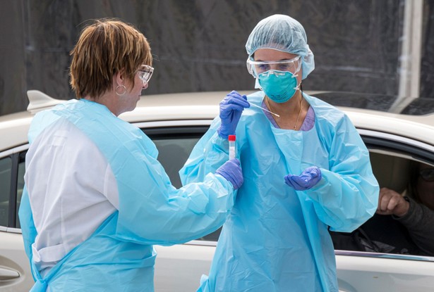 Irlandia nie odblokuje teraz gospodarki. Sytuacja epidemiczna w kraju jest poważna