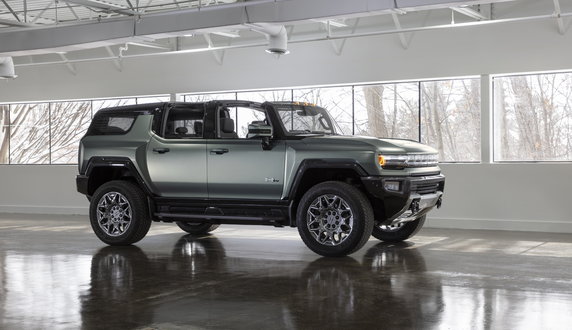 MIEJSCE 2.: GMC Hummer EV SUV: 197,6 cm wysokości