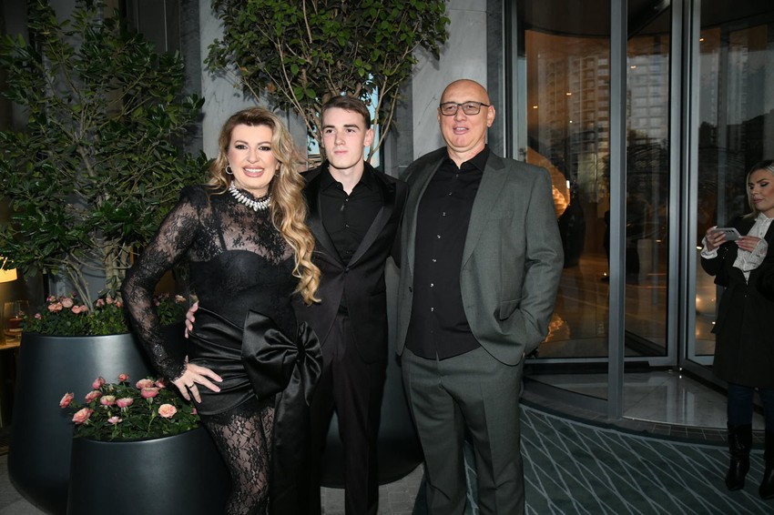 Viki Miljković slavi 18 rođendan sinu