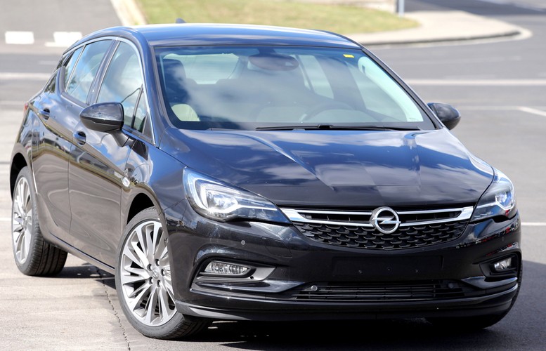 Nowy Opel Astra,  PAP/Andrzej Grygiel