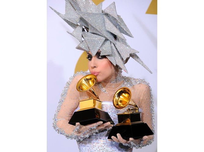 Lady Gaga - mistrzyni szalonych kapeluszy. Zobacz zdjęcia!