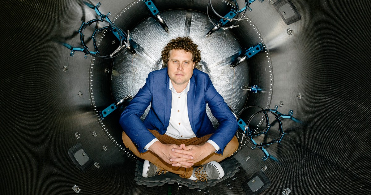 Niebo na sprzedaż. Pracował w fabryce zmywarek, ale marzył o budowaniu rakiet