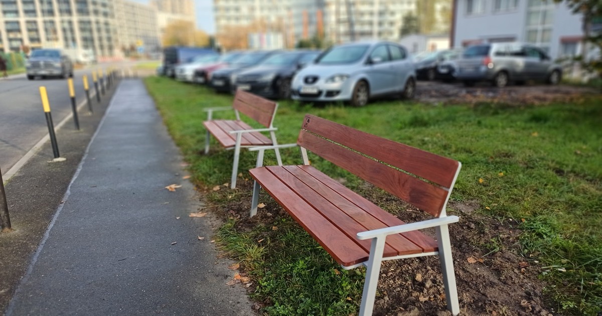 Nowe ławeczki mieszkańców