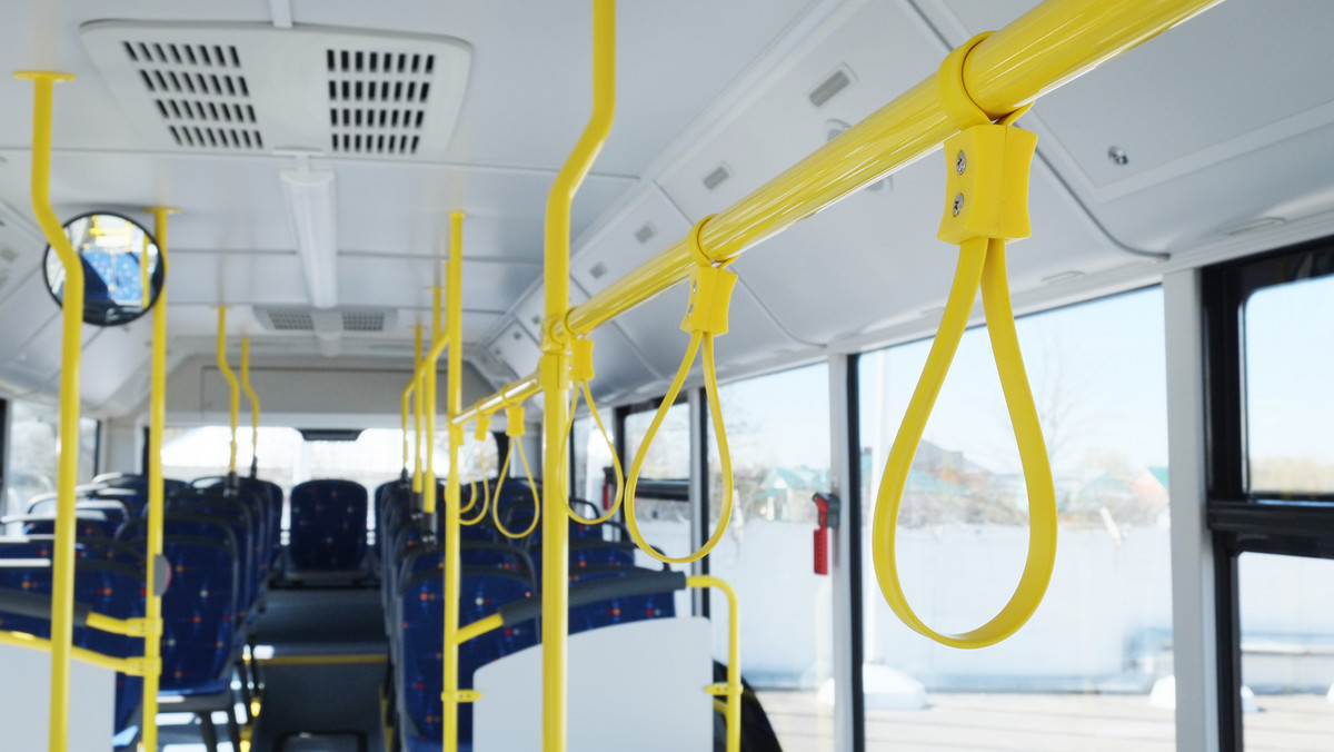 Poznań: kierowca autobusu zmienił trasę, by zawieźć pasażerkę do szpitala