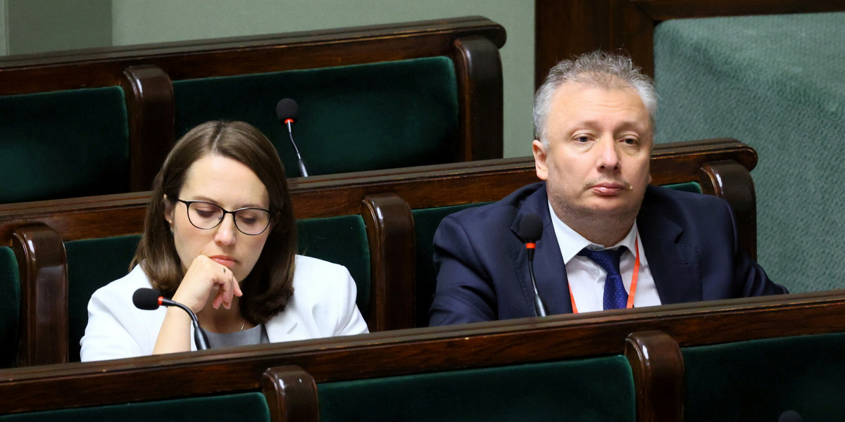 Minister finansów Magdalena Rzeczkowska i wiceszef resortu Sebastian Skuza