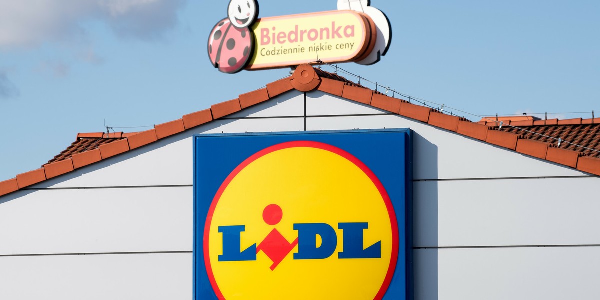 Liderem polskiego detalicznego handlu spożywczego od lat pozostaje Biedronka, która odpowiada za 24 proc. rynku. Jej konkurent Lidl zgarnął dla siebie 10 proc.