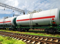 Starcie dwóch ministerstw? Rząd wstrzymuje wielki projekt kolejowy