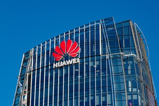 Huawei nie daje się wypchnąć z czołówki. Chiński koncern ma najwięcej kontraktów na wdrożenie 5G