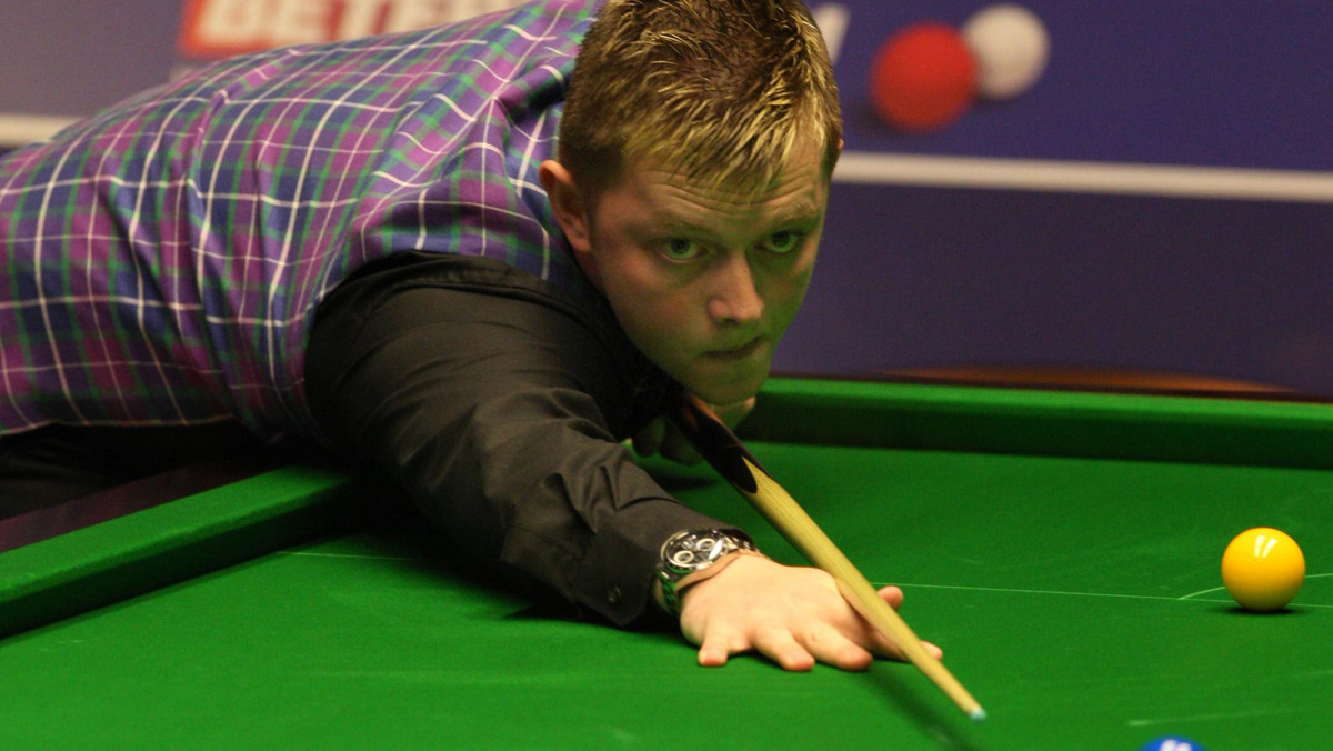 Mark Allen jako pierwszy uczestnik tegorocznych mistrzostw awansował do najlepszej ósemki snookerowego czempionatu. W meczu drugiej rundy Irlandczyk z Północy bardzo pewnie, 13-5 pokonał Marka Davisa.