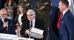 'Sprawa reparacji była pułapką, zastawioną przez PiS'. Posłom KO udało się z niej zręcznie wydostać?