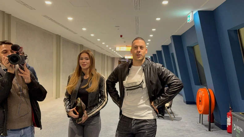 Baka Prase sa devojkom Milenom