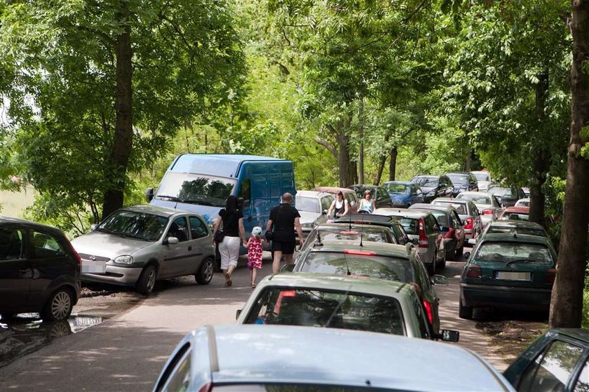 Zróbcie więcej parkingów przy zoo