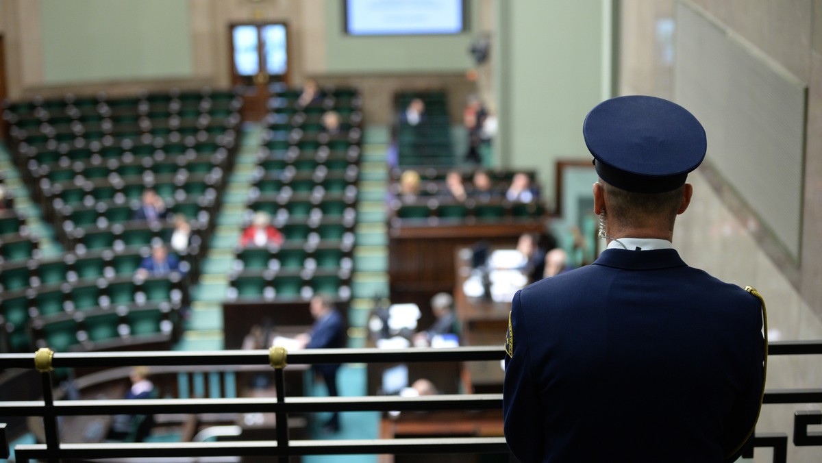 Posłowie poparli dziś powołanie Instytutu Solidarności i Męstwa upamiętniającego osoby zasłużone dla narodu polskiego. Wcześniej zaakceptowano większość poprawek wniesionych do projektu ustawy m.in. zmieniających nazwę instytutu.