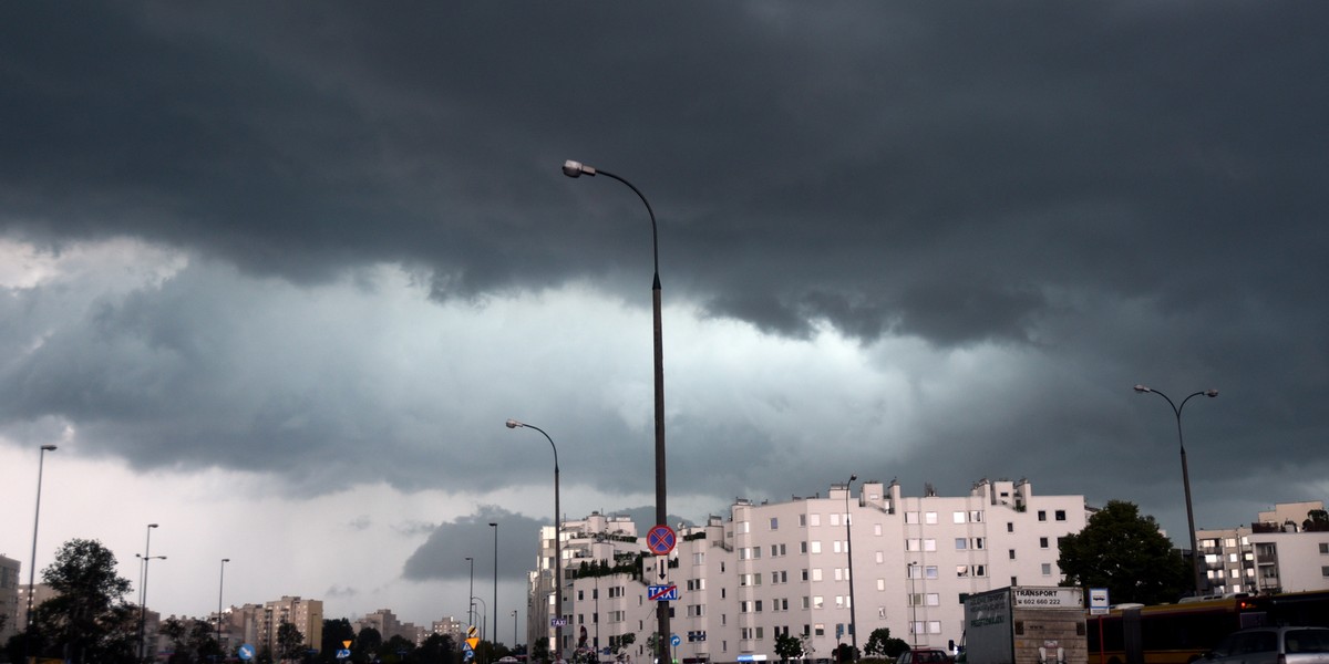 IMGW wydał alerty pogodowe dla niemal całego kraju. 