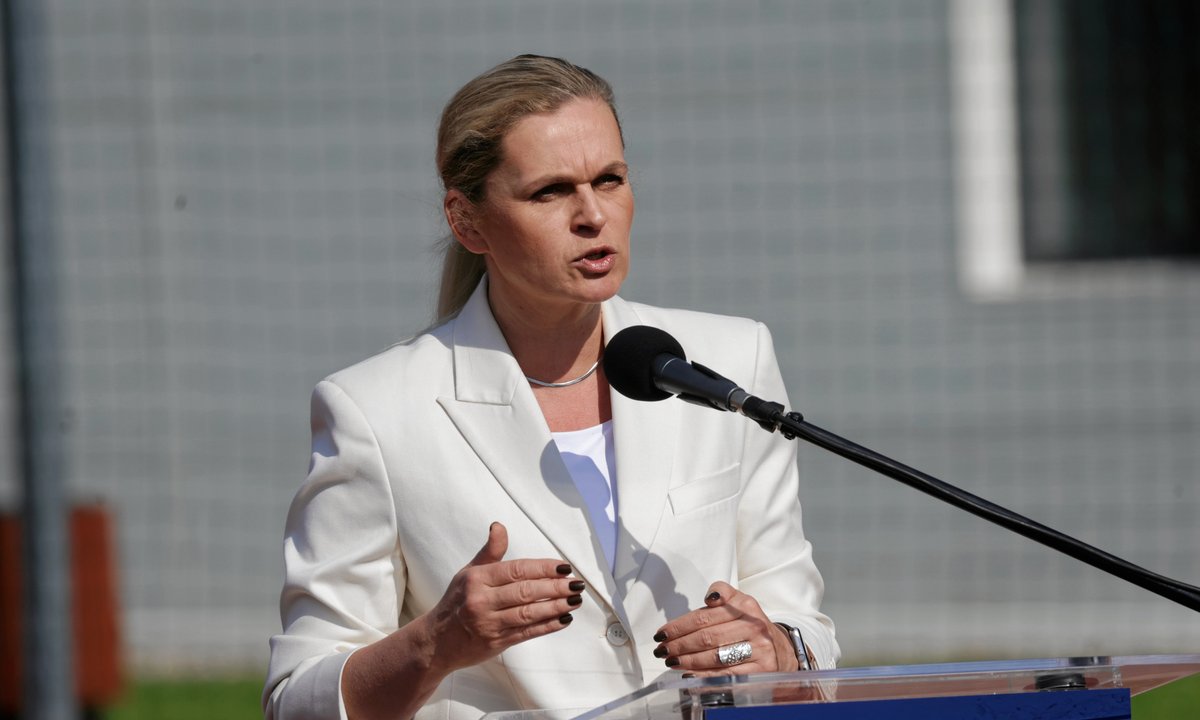 Minister Nowacka o tragedii na UW. "Widzimy wielki kryzys zdrowia psychicznego"