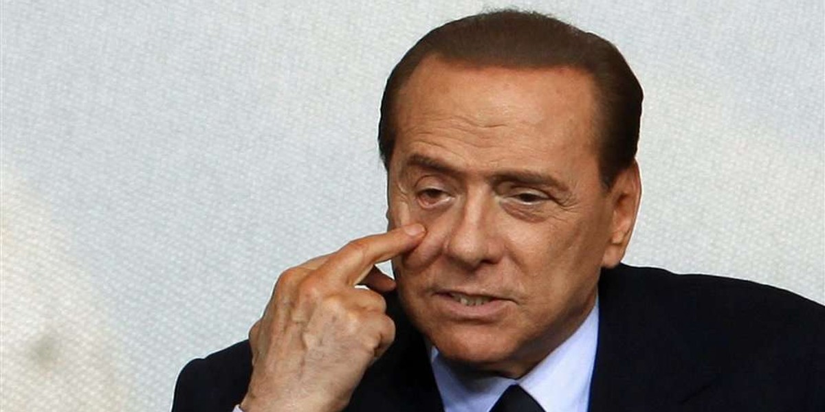 Berlusconi nadal robi bunga bunga