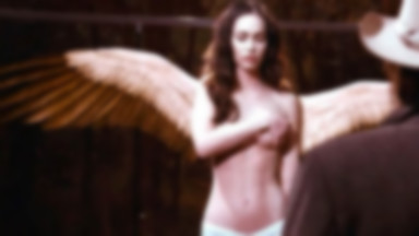 Megan Fox seksownym aniołem w "Passion Play" - powiększyła piersi?