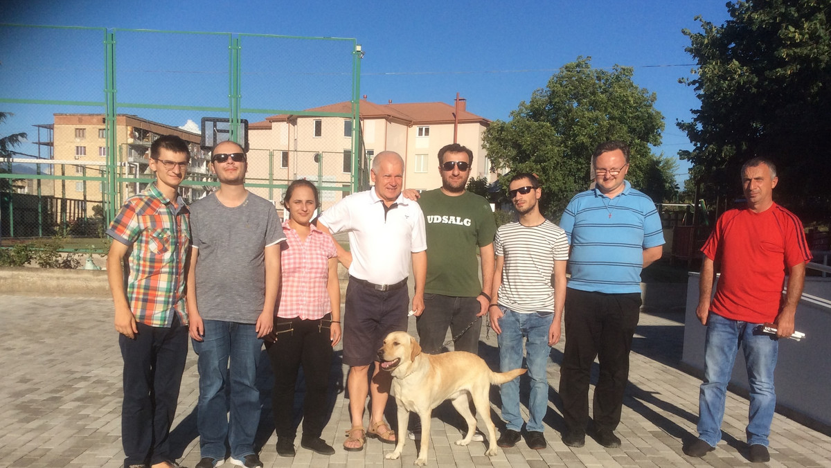 Jerzy Krysiak zbiera fundusze na psy dla niewidomych osób w Gruzji