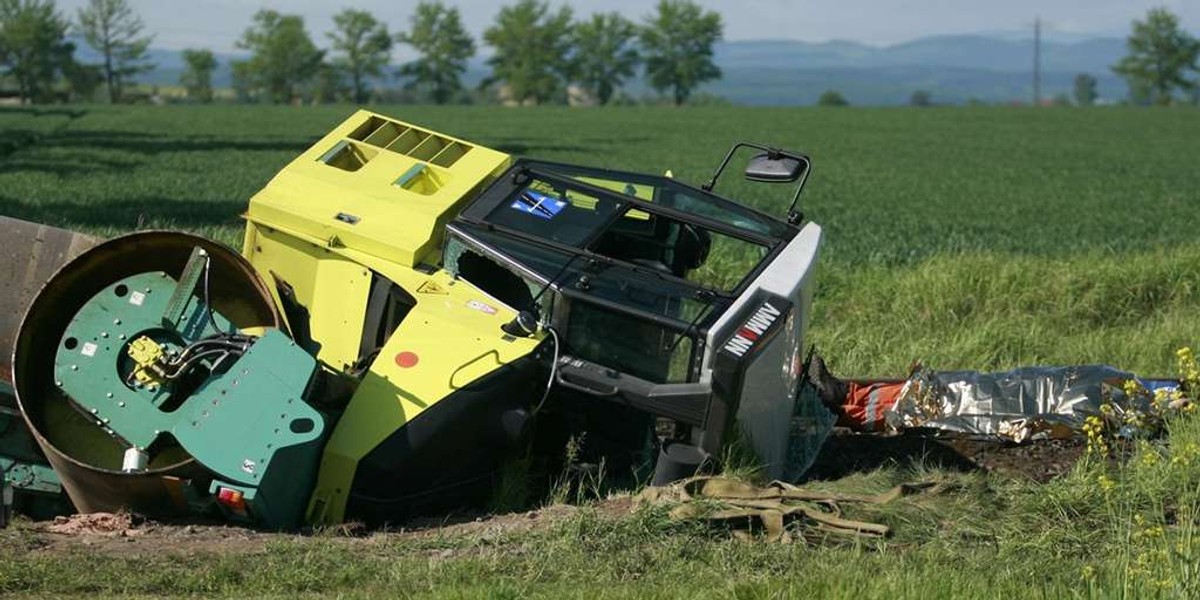 Walcem wjechał pod pociąg