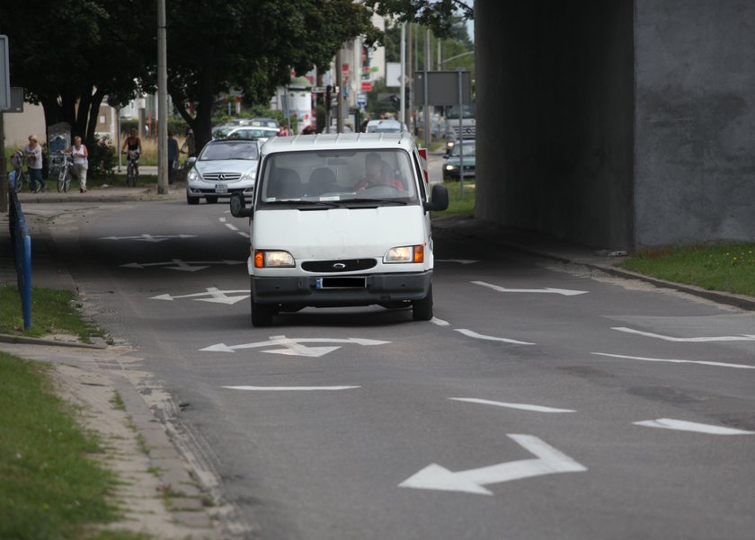 Samochód dostawczy na ul. Kołobrzeskiej