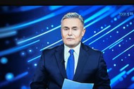 Marek Czyż podczas pierwszego wydania programu informacyjnego 19.30 który zastąpił Wiadomości TVP