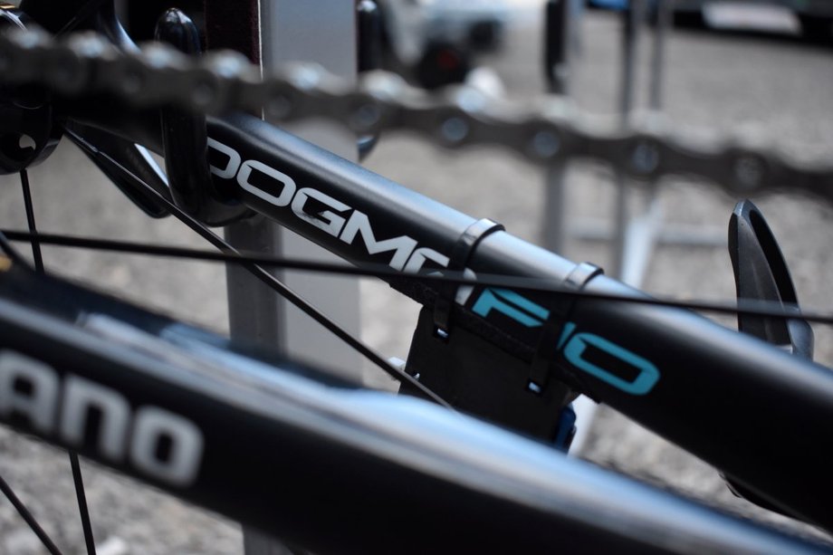 Rower Pinarello Dogma F10, na którym Walijczyk Geraint Thomas z Team Sky ściga się w Tour de France