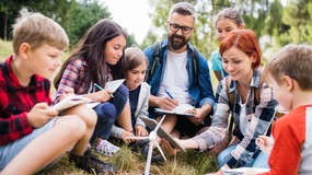 Do 6 lutego nauczyciele muszą otrzymać wyrównania za godziny ponadwymiarowe. Resort edukacji nie rozwiał wszystkich wątpliwości