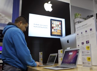 Apple zmenia design Macbooków Pro Unibody