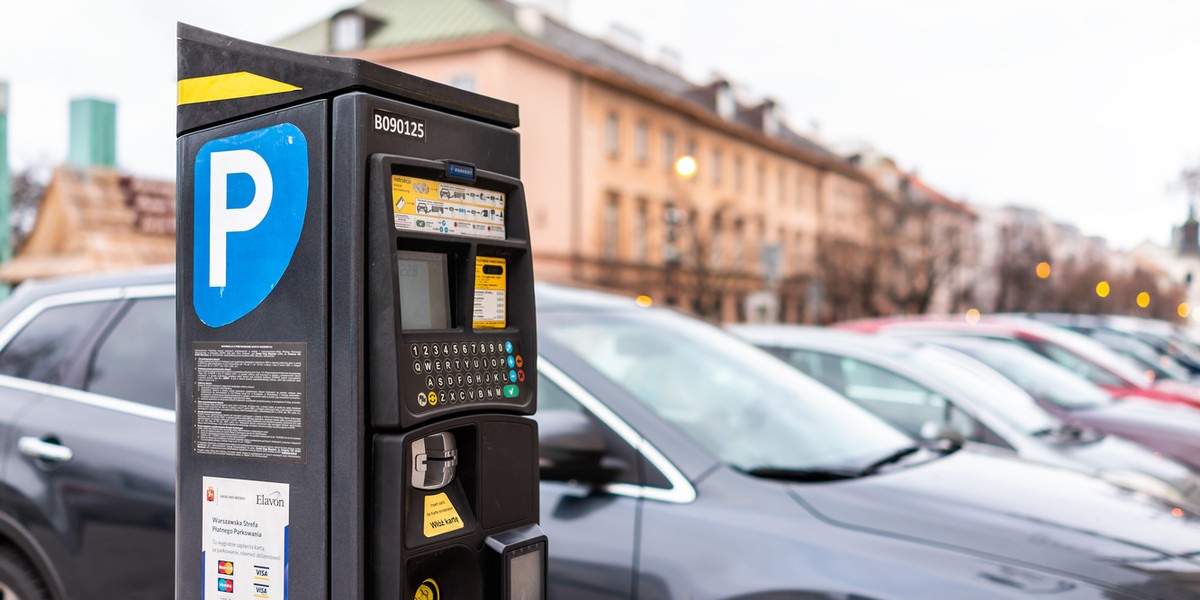 Parkowanie przed sklepem bez bileciku? Można dostać nawet 900 zł "mandatu