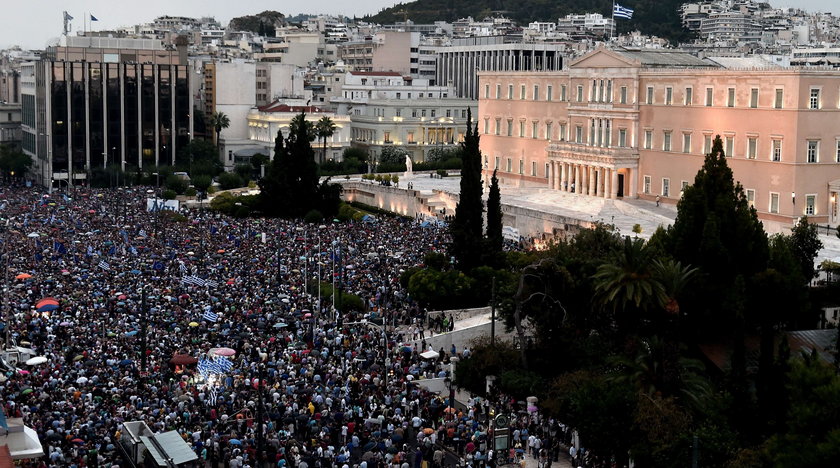 Tłumy Greków protestują przeciw działaniom ich rządu
