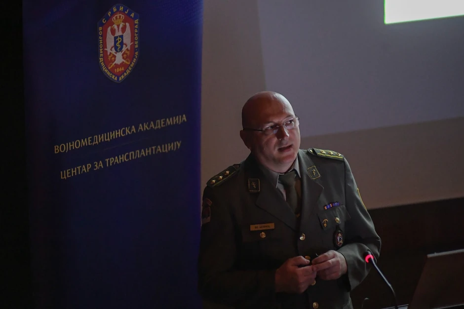 Pukovnik prof. dr Momir Šarac govorio je o hirurškim aspektima kadaverične transplantacije jetre