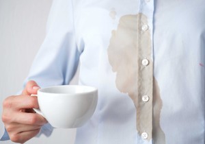fleka od kafe na odeći