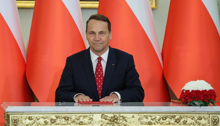 III wojna światowa może wybuchnąć za 1,5 roku". Sikorski reaguje na ostrzeżenie z NATO