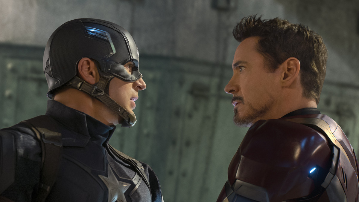 Film "Kapitan Ameryka: wojna bohaterów" utrzymał się na pierwszym miejscu amerykańskiego zestawienia box-office. Superbohaterska produkcja z Chrisem Evansem i Robertem Downeyem Jr. zarobiła już łącznie 940 mln dolarów.