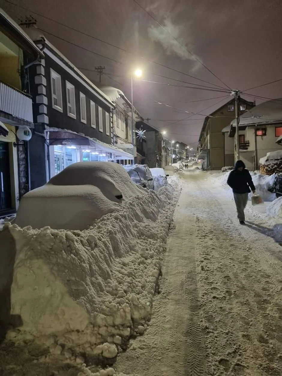 Sneg je zatrpao i gradske ulice u Novoj Varoši