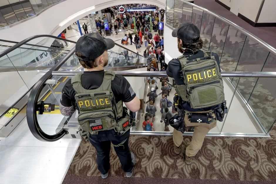 Gužve i redovi na aerodromu Hartsfild-Džekson u Atlanti 23. marta nakon raspoređivanja agenata ICE-a