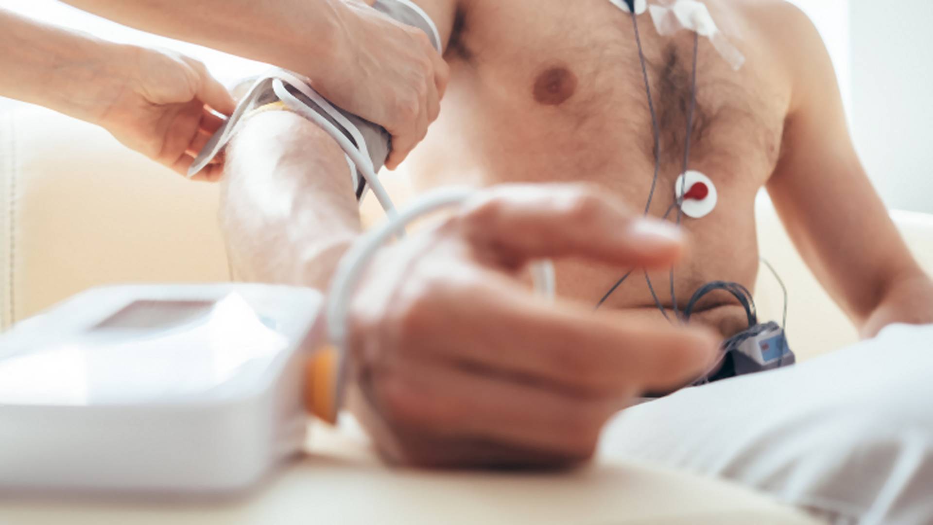 EKG - na czym polega badanie i co można na jego podstawie zdiagnozować
