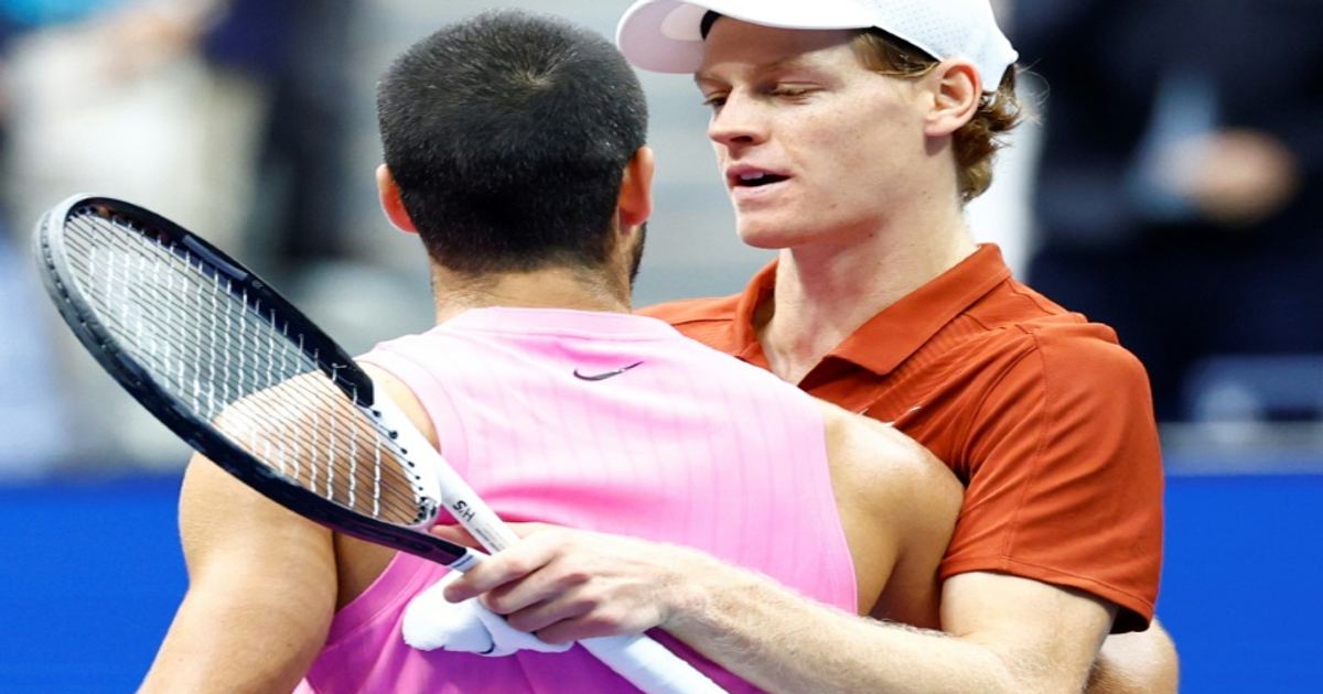 Alcaraz bat Sinner à l'US Open et lui reprend le trône mondial