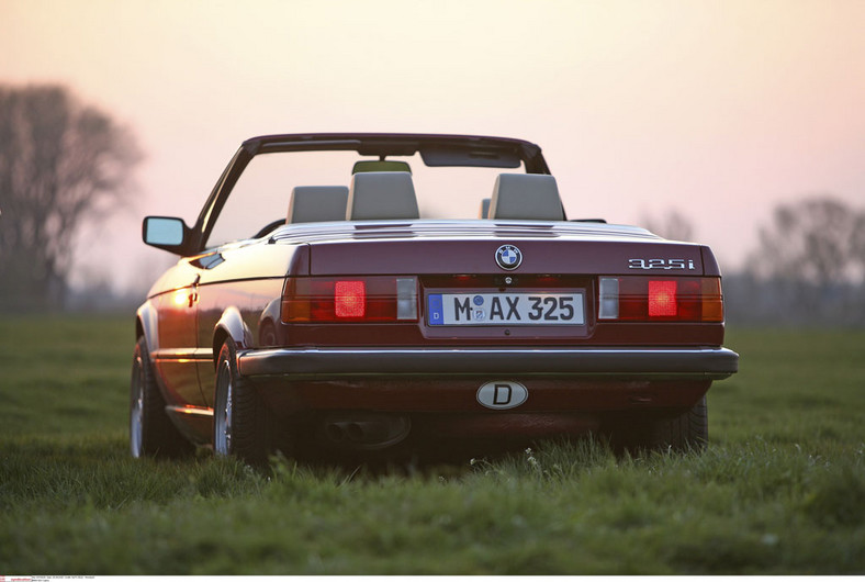 BMW E30 Cabrio - Czas na rekreację w klasycznym stylu