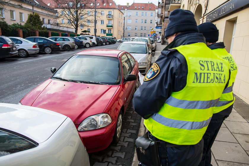 Usuwają wraki z ulic Poznania