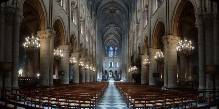 Żarówki LED-owe Philips oświetlają Katedrę Notre-Dame w Paryżu 