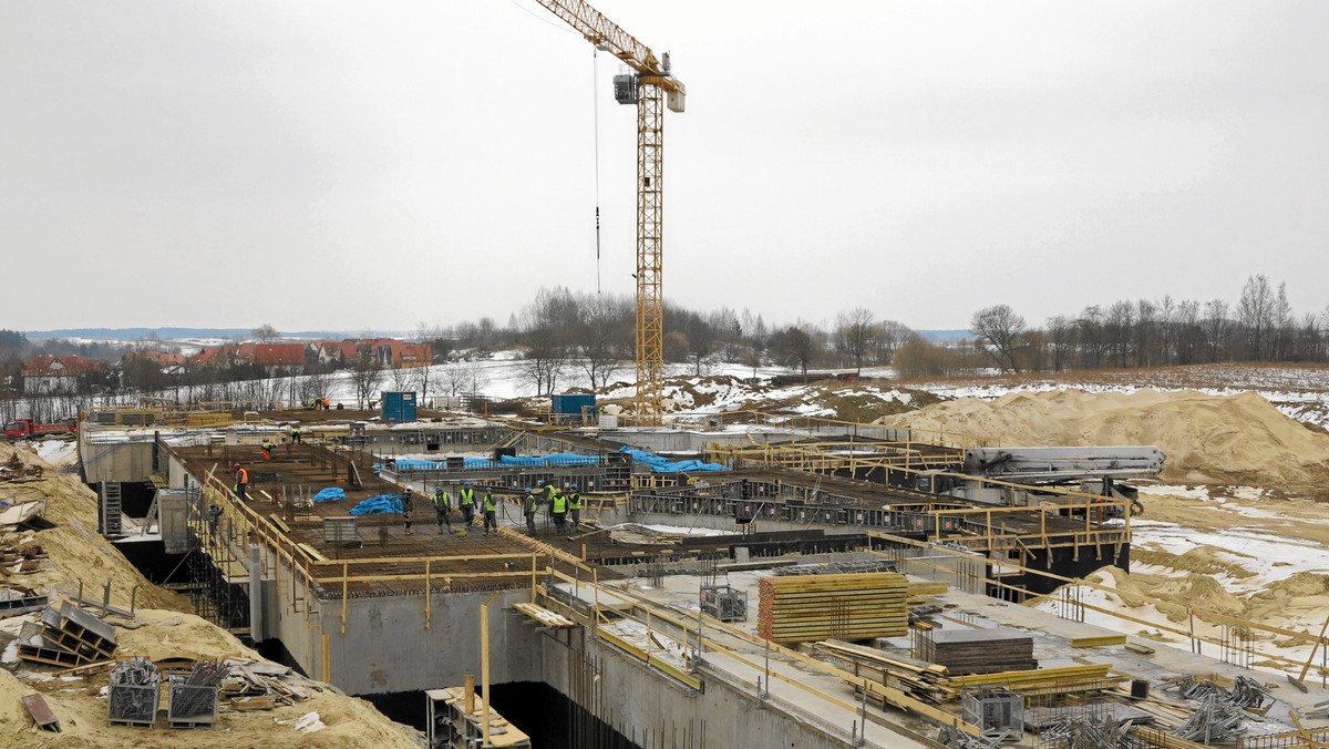 Starostwo Powiatowe w Lidzbarku Warmińskim ma kłopot z dokończeniem budowy Term Warmińskich. Poprzedni wykonawca prac budowlanych zbankrutował, a ci, którzy chcą dokończyć prace, zażądali za nie zbyt wysokich sum - poinformował starosta Jan Harhaj.