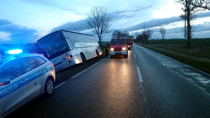 Orkan Aleksandra zdmuchnął autobus!