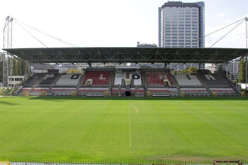 Właściciel Polonii Warszawa Józef Wojciechowski nie doczekał się odpowiedzi od władz miasta na swój projekt stadionu przy Konwiktorskiej