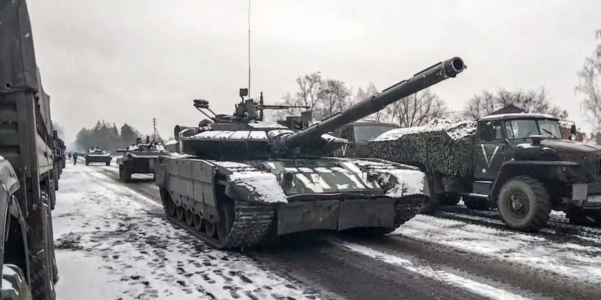 Wojna na Ukrainie. Rosyjski czołg ostrzelał samochód cywilny. 