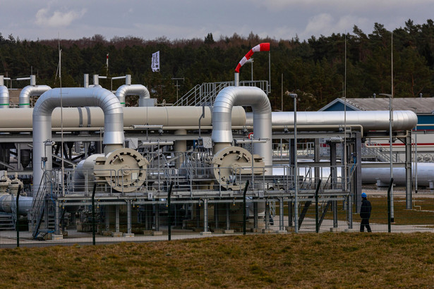 Gazociąg na stacji odbioru gazu przy wstrzymanym projekcie Nord Stream 2. Lubmin, Niemcy. 5.04.2022