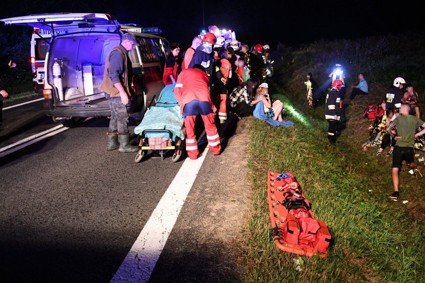 Tragedia na Podkarpaciu. Autokar spadł w przepaść. Są ofiary i ranni