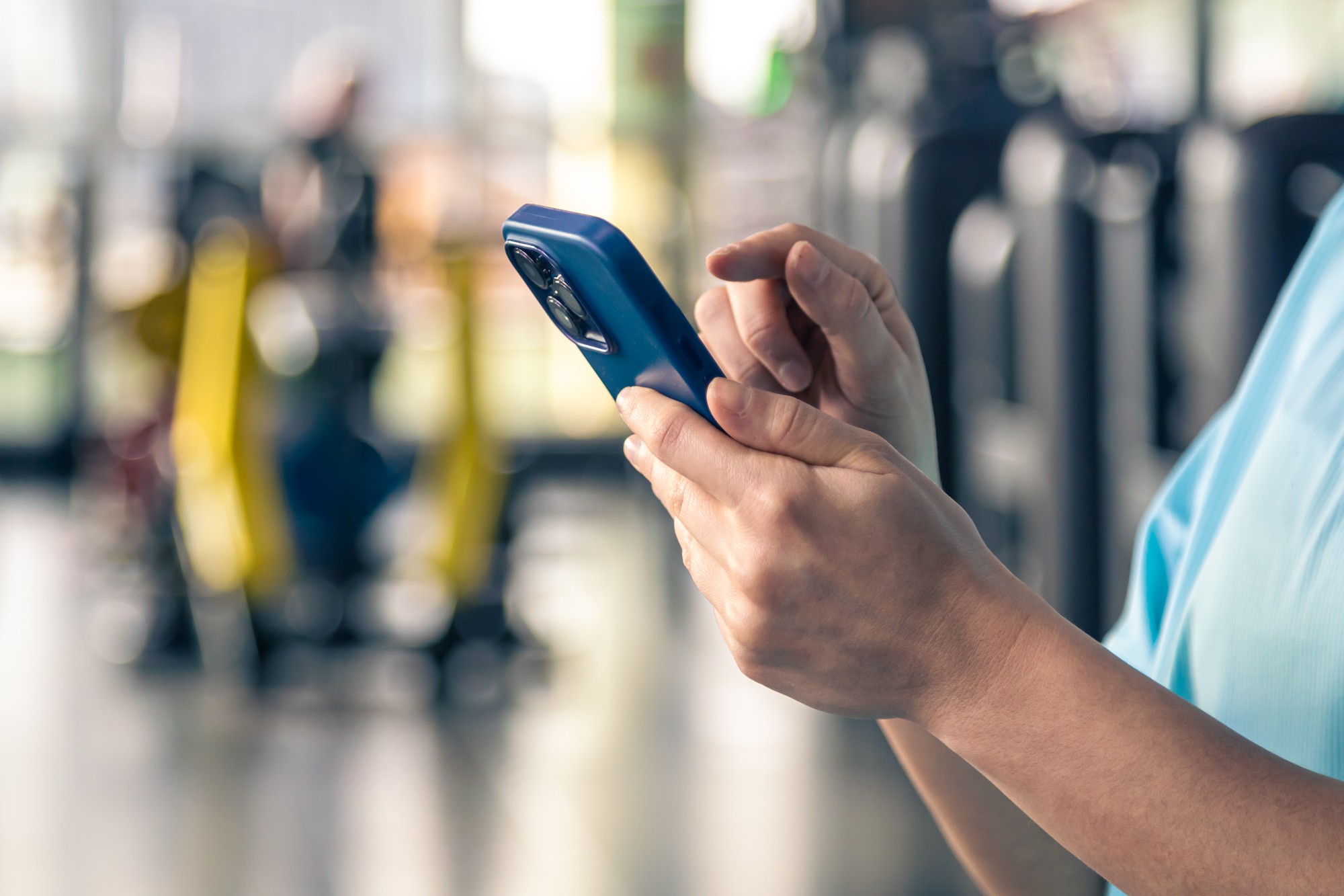 Roaming mimo Európskej únie podlieha úplne iným pravidlám a tarifám, preto sa bez vopred aktivovaného dátového balíka môžu poplatky za prenesený megabajt vyšplhať do závratných výšok.